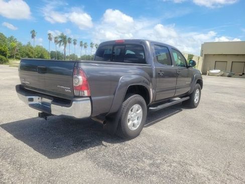 Used 2013 Toyota Tacoma PreRunner w/ SR5 Pkg RWD image 5
