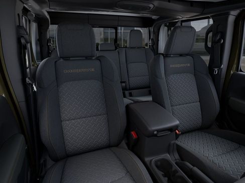 New 2025 Jeep Gladiator Mojave w/ Convenience Group image 16