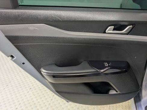 Used 2022 Kia K5 LXS FWD image 16