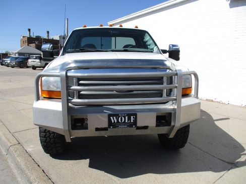 Used 2001 Ford F250 Lariat AWD/4WD image 2