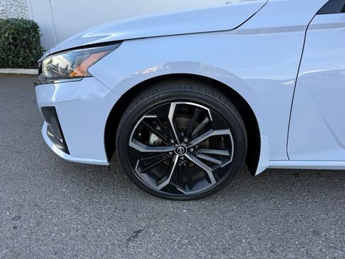 Used 2023 Nissan Altima 2.5 SR image 11