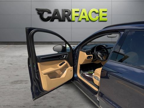Used 2018 Porsche Macan Sport Edition AWD/4WD image 15