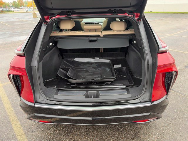Used 2026 Cadillac Lyriq Signature Luxury w/ Nappa Leather Package AWD/4WD image 16