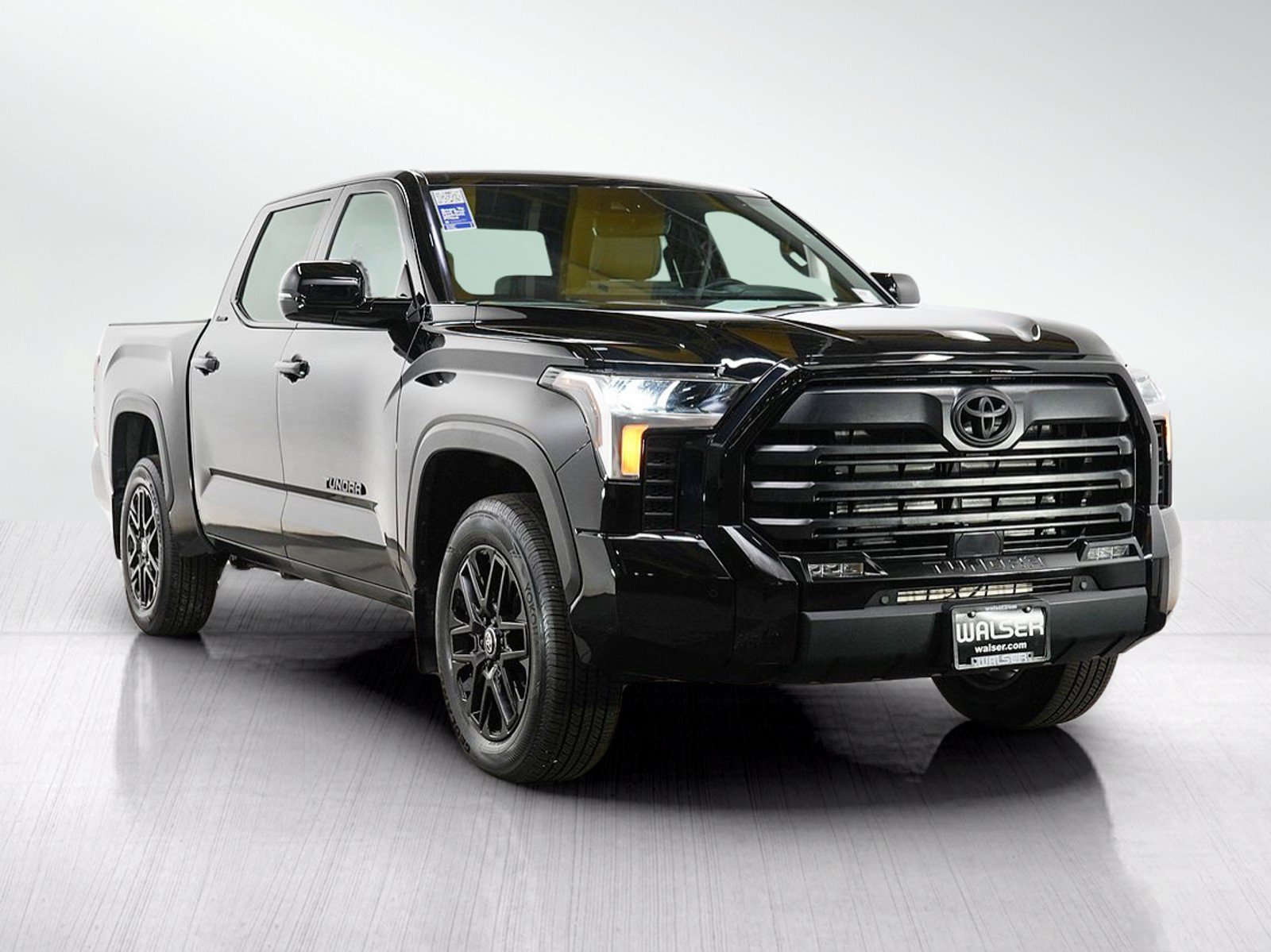 Used 2025 Toyota Tundra Limited AWD/4WD image 7