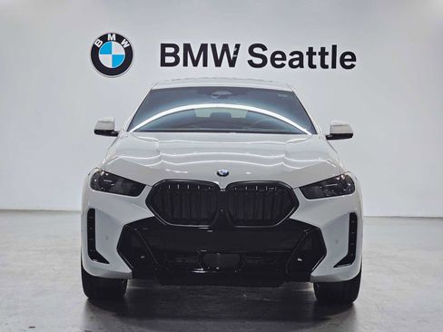 New 2026 BMW X6 xDrive40i w/ Climate Comfort Package image 6