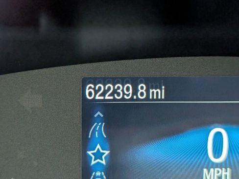 Used 2022 Ford Escape SE w/ SE Sport Appearance Package image 29