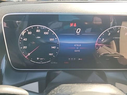 Used 2025 Mercedes-Benz GLC 300 4MATIC image 16