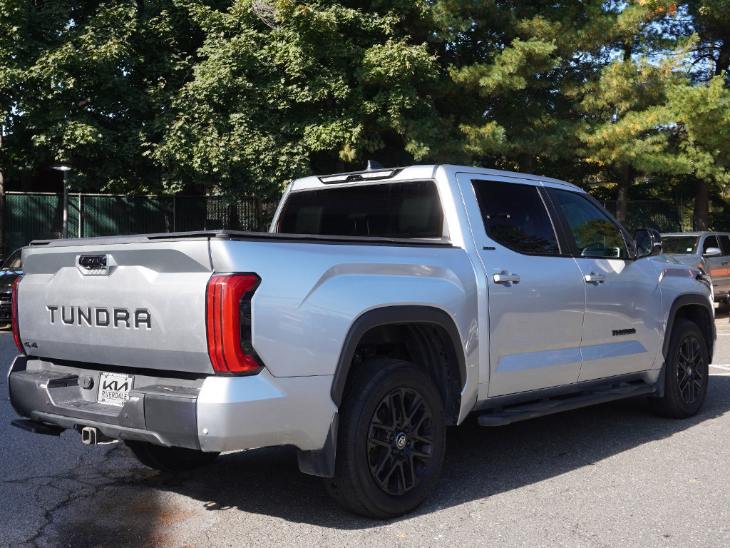 Used 2025 Toyota Tundra Limited AWD/4WD image 11
