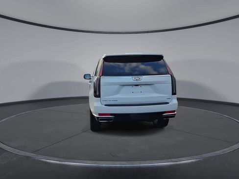 Used 2024 Cadillac Escalade Premium Luxury image 7