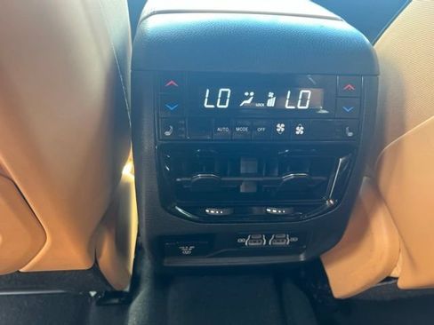 Used 2024 Jeep Grand Cherokee L Summit w/ High Altitude Package AWD/4WD image 21