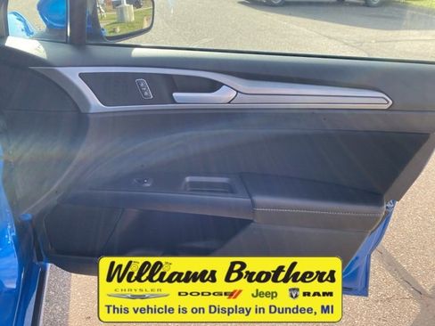 Used 2020 Ford Fusion SE image 29