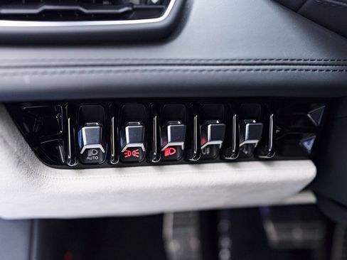 Used 2023 Lamborghini Huracan EVO image 59