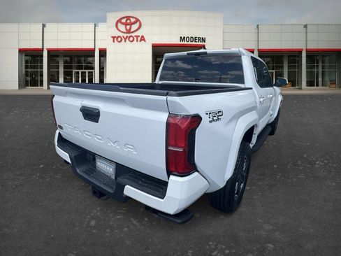 Used 2024 Toyota Tacoma TRD Sport RWD image 5