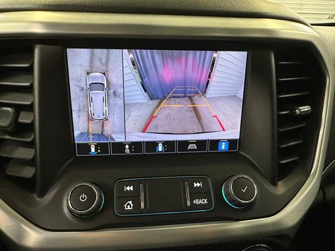 Certified 2023 GMC Acadia SLT w/ Technology Package image 15