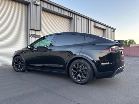 Used 2023 Tesla Model X AWD/4WD image 9