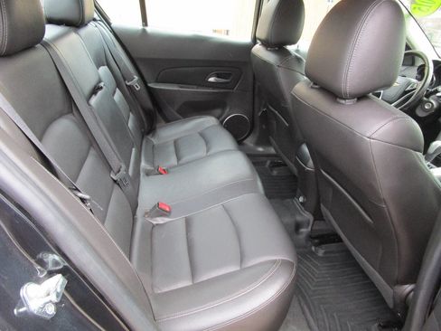 Used 2015 Chevrolet Cruze LT w/ Sun, Sound and Sport Package FWD image 12