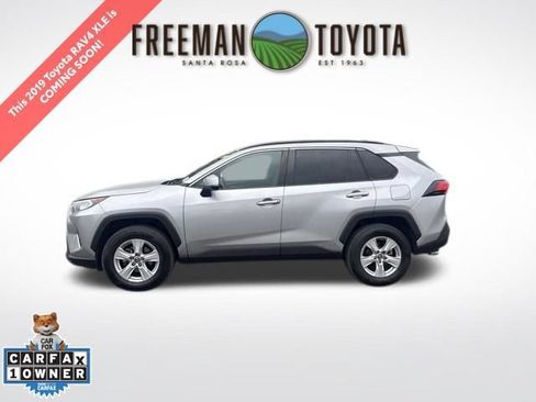 Used 2019 Toyota RAV4 XLE w/ Carpet Mat Package FWD image 1