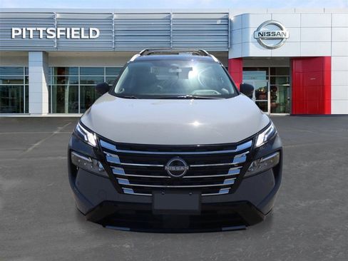 New 2026 Nissan Rogue Platinum image 8