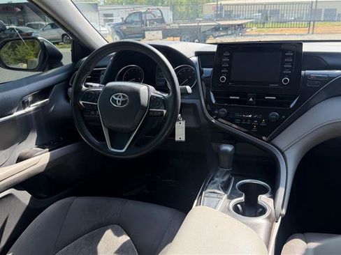 Used 2022 Toyota Camry LE w/ Carpet Mat Package (TMS) FWD image 16