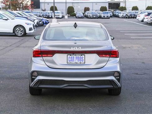 Used 2022 Kia Forte LXS image 8