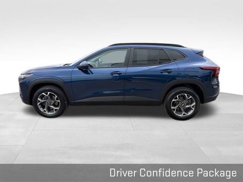 Used 2024 Chevrolet Trax LT w/ Driver Confidence Package image 9