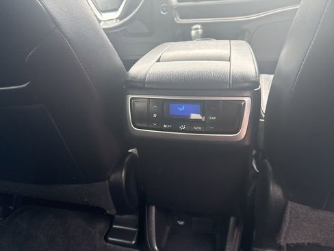 Used 2016 Toyota Highlander Limited image 38