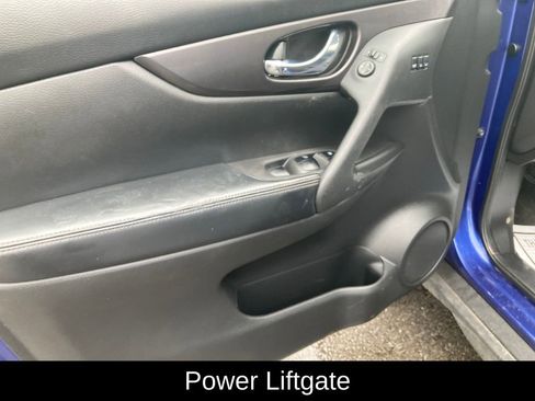 Used 2019 Nissan Rogue SV w/ Premium Package image 13