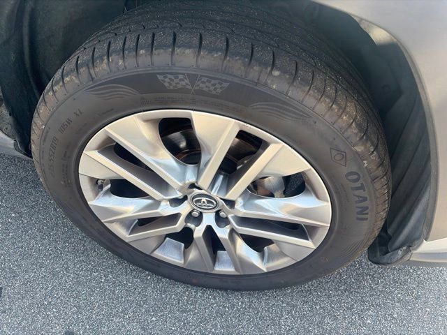 Used 2019 Toyota RAV4 Limited FWD image 6