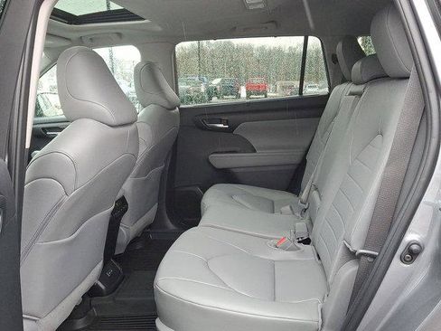 Certified 2026 Toyota Highlander XLE image 22
