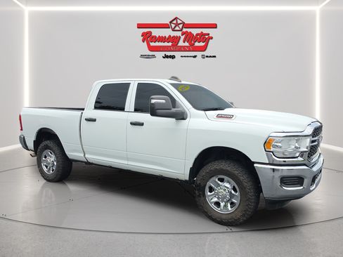 Used 2024 RAM 2500 Tradesman w/ Chrome Appearance Group AWD/4WD image 7