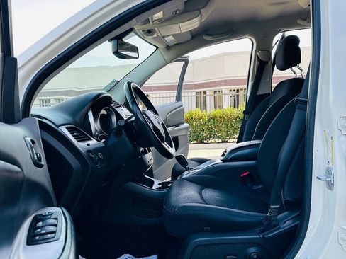 Used 2012 Dodge Journey SXT w/ Popular Equipment Group image 12