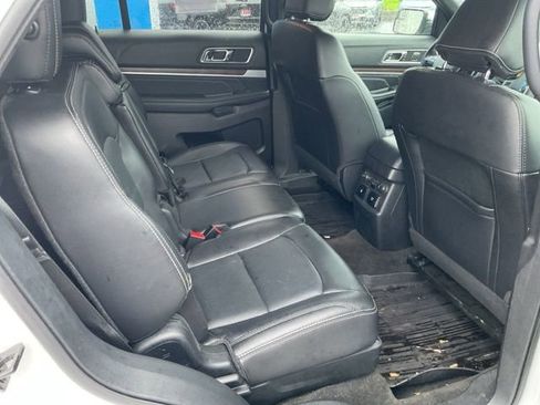 Used 2017 Ford Explorer Limited image 31