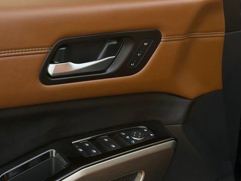 Certified 2025 Nissan Pathfinder Platinum AWD/4WD image 13