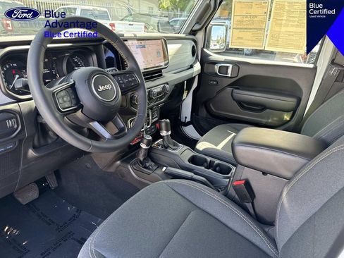Used 2024 Jeep Wrangler Unlimited AWD/4WD image 16