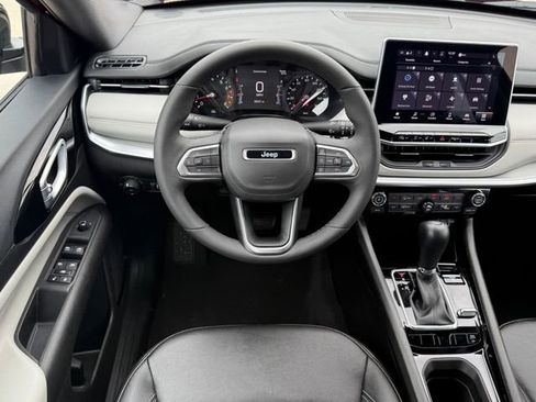 Used 2025 Jeep Compass Limited AWD/4WD image 21