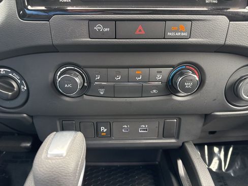 Used 2024 Nissan Frontier S w/ Technology Package AWD/4WD image 17