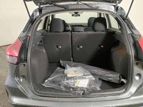 New 2025 Nissan Kicks Play S image 19