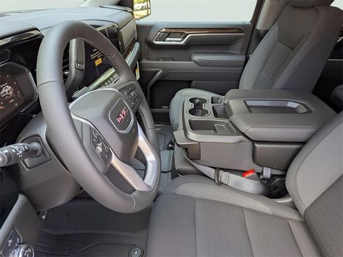 New 2026 GMC Sierra 1500 Elevation image 8