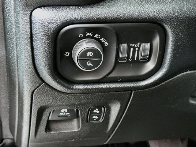 Used 2021 RAM 1500 Laramie w/ Off Road Group AWD/4WD image 13