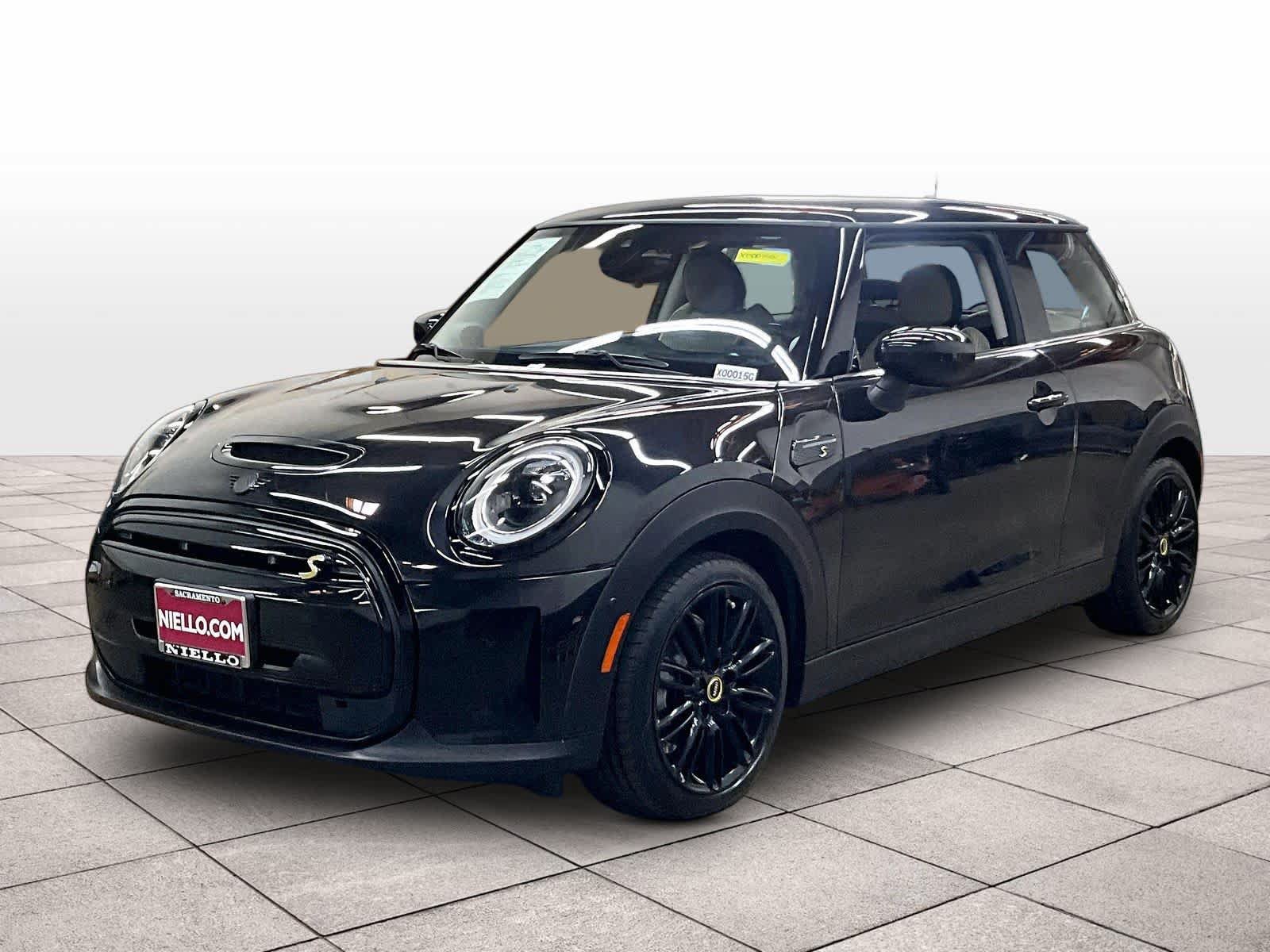 Used 2024 MINI Cooper SE FWD image 1