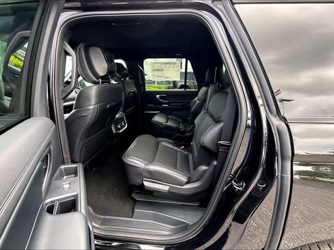 New 2026 Ford Expedition Max Platinum w/ Stealth Appearance Package AWD/4WD image 10