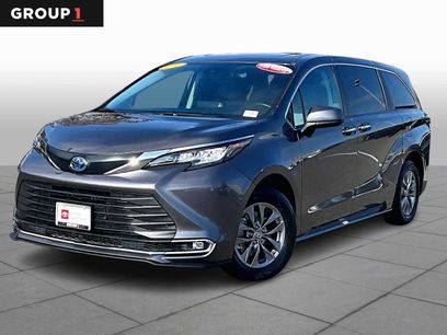 Certified 2023 Toyota Sienna XLE