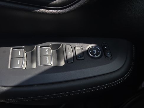 Certified 2025 Honda HR-V EX-L image 33