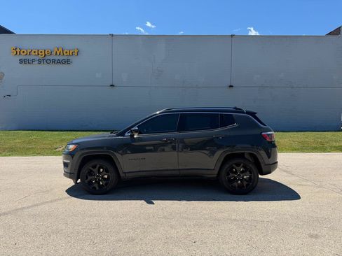 Used 2018 Jeep Compass Limited w/ Navigation Group AWD/4WD image 4