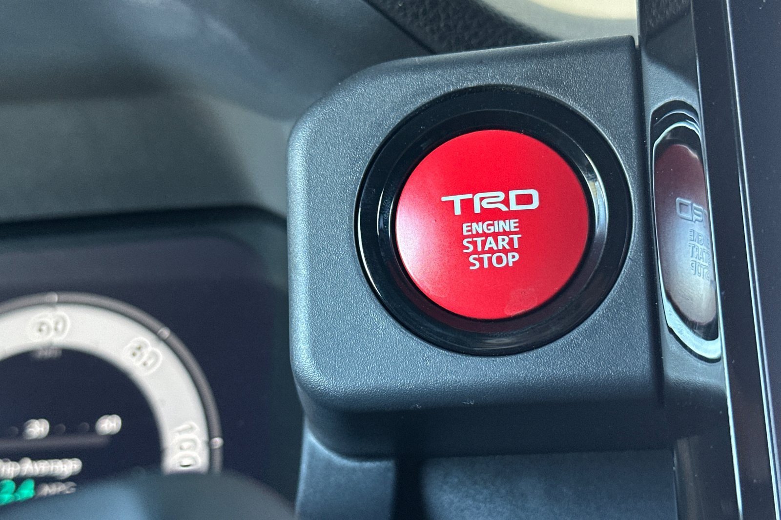 Certified 2025 Toyota Tacoma TRD Off-Road AWD/4WD image 20