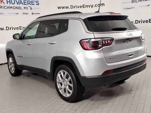 Used 2024 Jeep Compass Latitude w/ Sun and Sound Group image 6