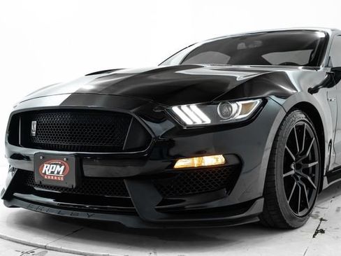 Used 2017 Ford Mustang Shelby GT350 image 19