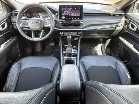 Used 2024 Jeep Compass Trailhawk AWD/4WD image 12