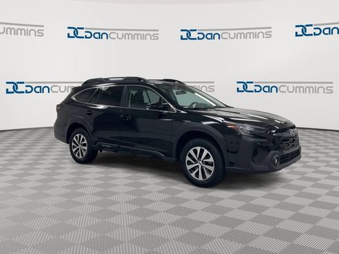 Used 2023 Subaru Outback Premium AWD/4WD image 2