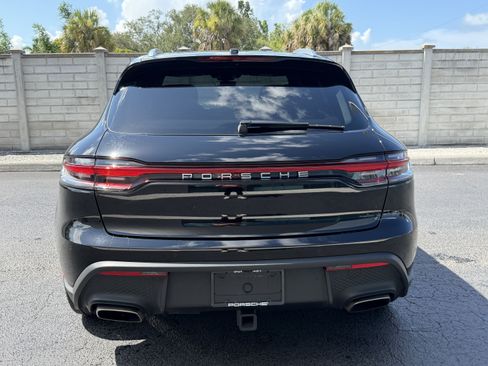 Certified 2024 Porsche Macan AWD/4WD image 11